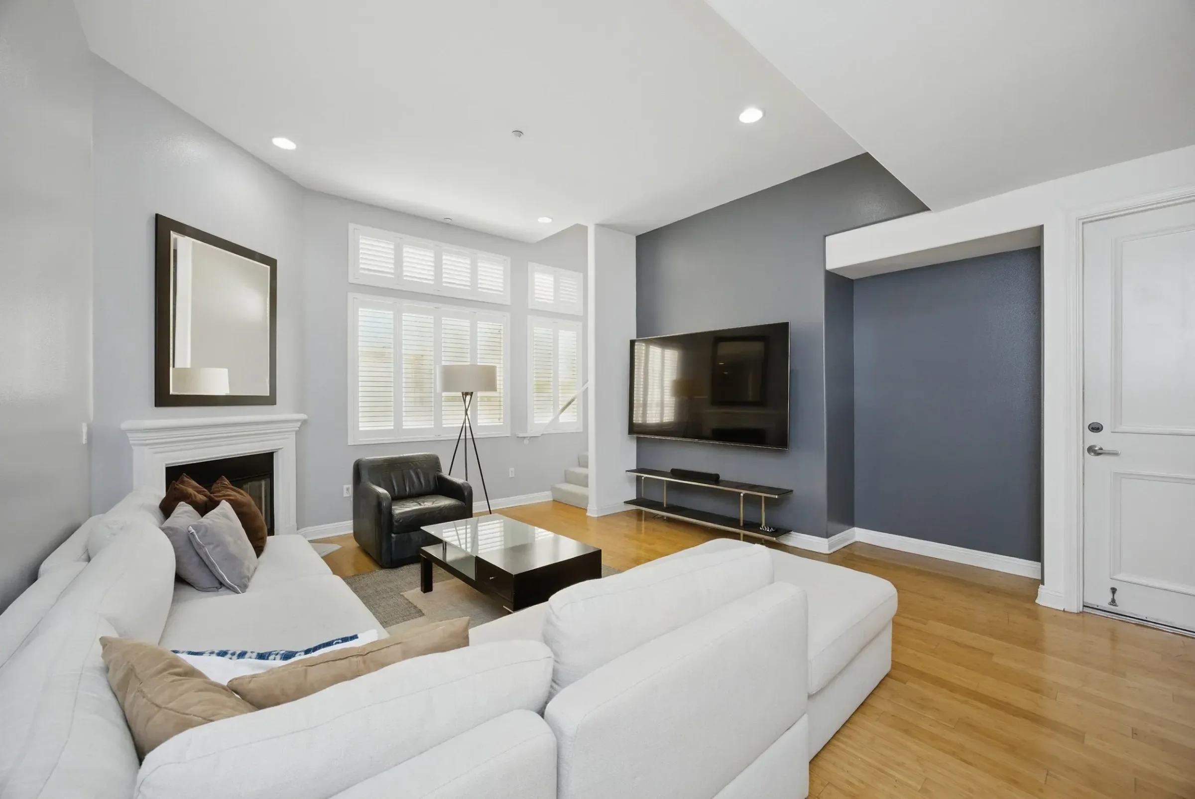 2125 S Bentley Ave #105
