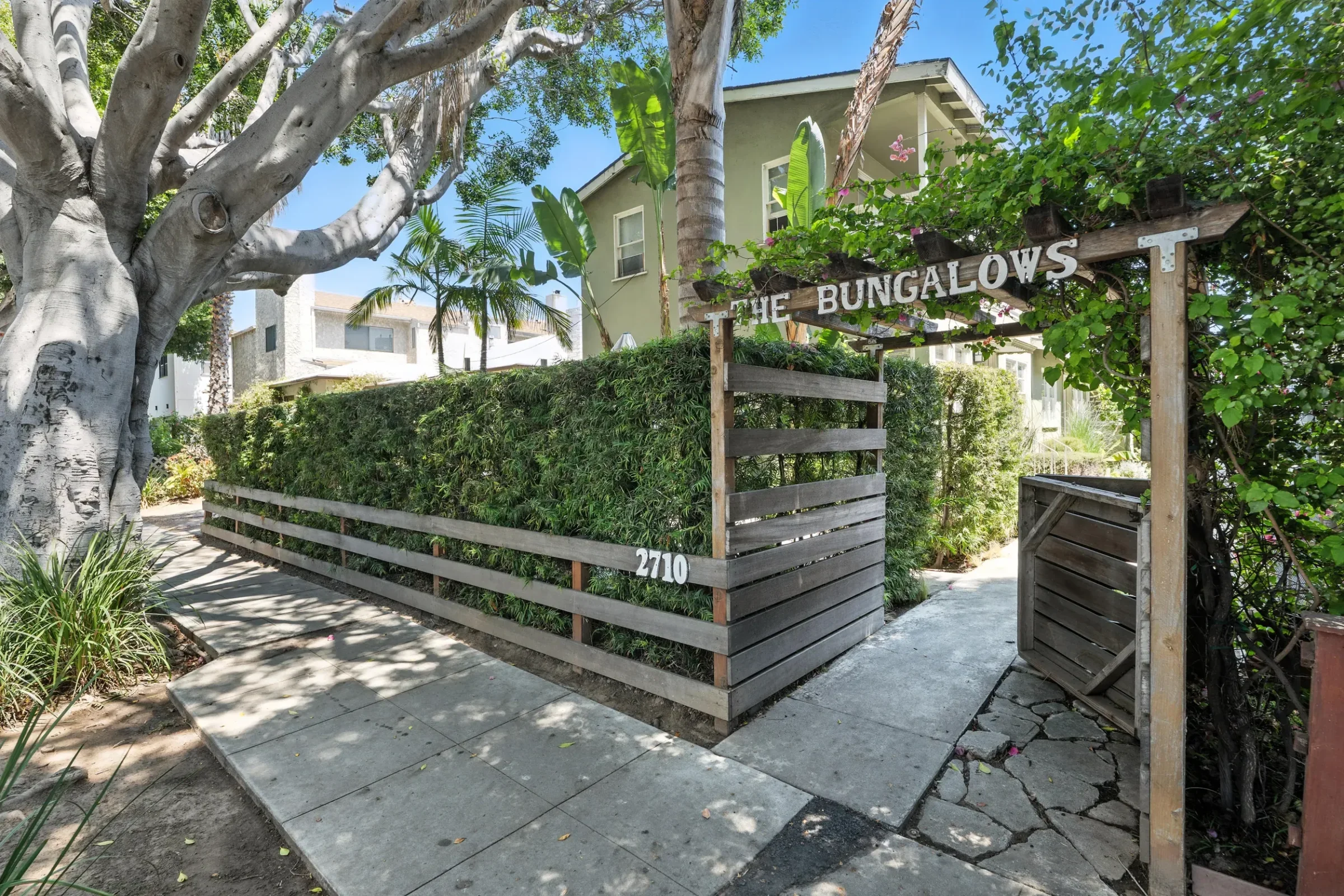 2710 Arizona Ave #D